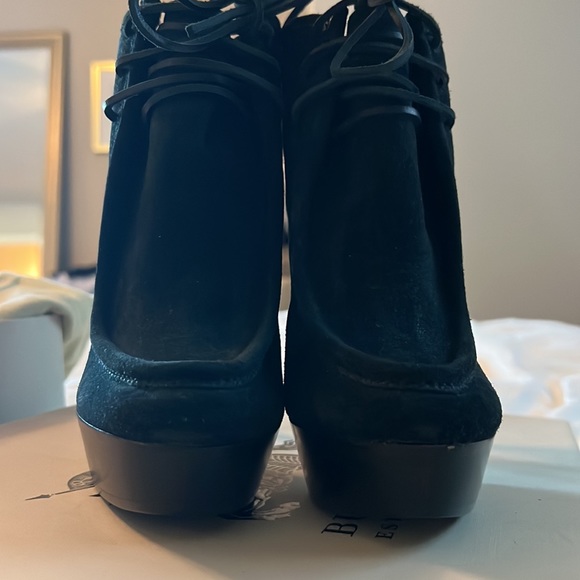 NEW BURBERRY PRORSUM Black suede leather laceup shearling heel booties EU 40 - Picture 16 of 16